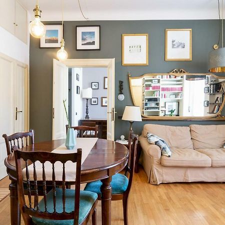 ミラノAltido Warm Flat For 3 In Isola, 10 Min To Centreアパートメント エクステリア 写真