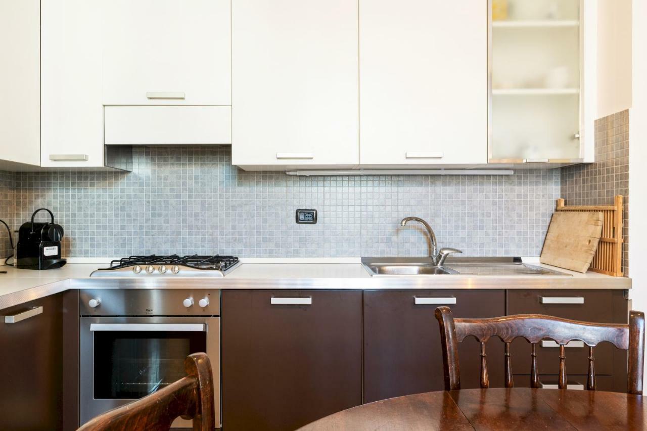 ミラノAltido Warm Flat For 3 In Isola, 10 Min To Centreアパートメント エクステリア 写真